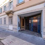 Guesthost - Cozy Steps From The Center Apartment