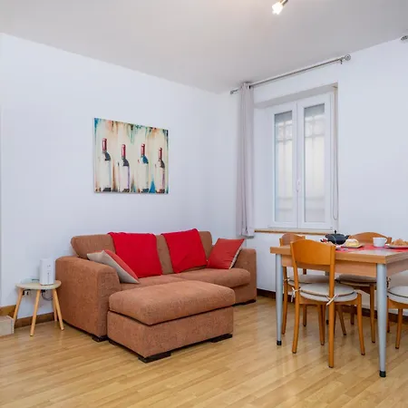 Guesthost - Cozy Steps From The Center Apartment Udine