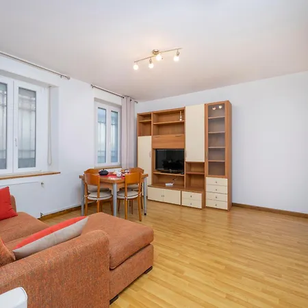 Guesthost - Cozy Steps From The Center Apartment Udine