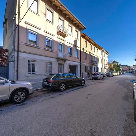 Guesthost - Cozy Steps From The Center * Udine